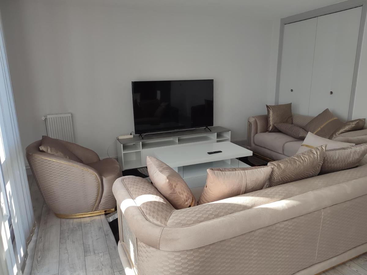 Grand Et Superbe Appartement Proche Paris Creil Ngoại thất bức ảnh