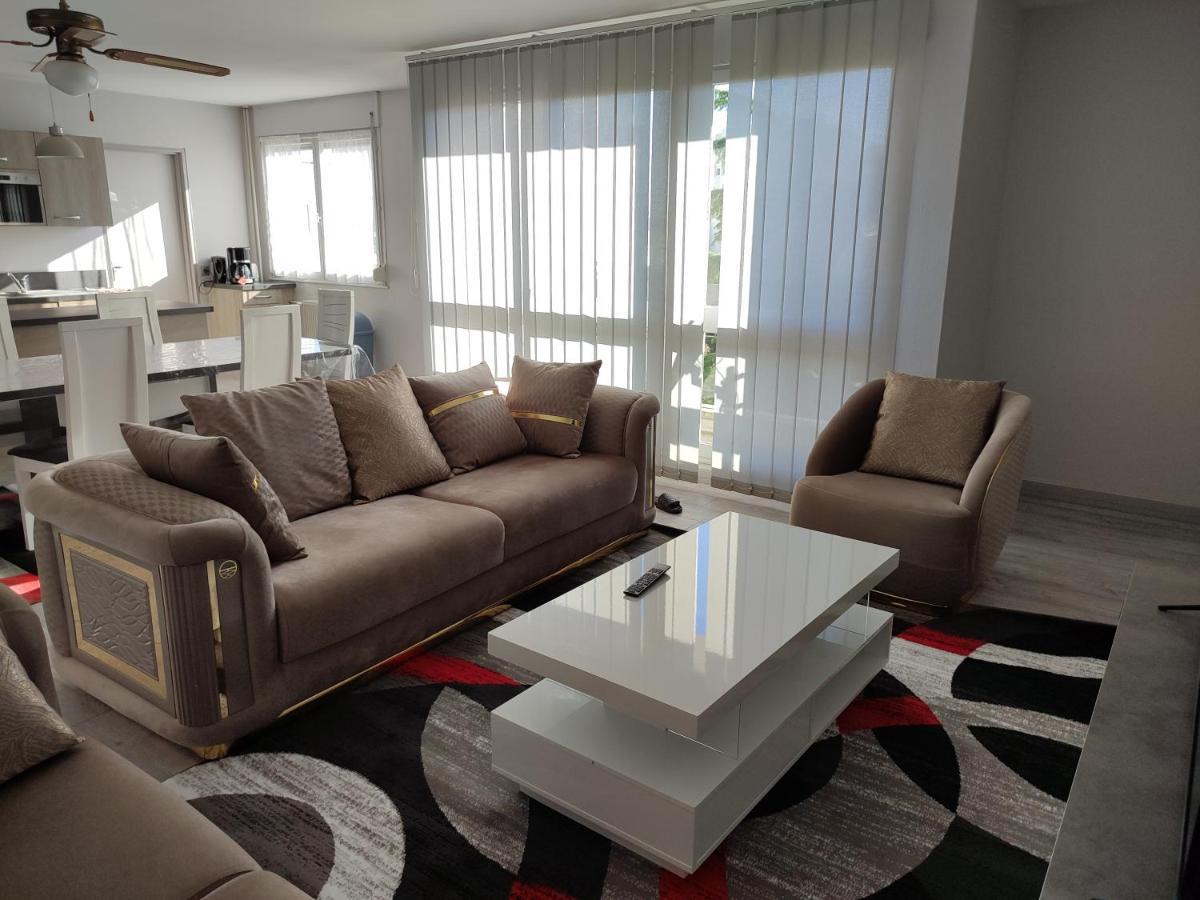 Grand Et Superbe Appartement Proche Paris Creil Ngoại thất bức ảnh